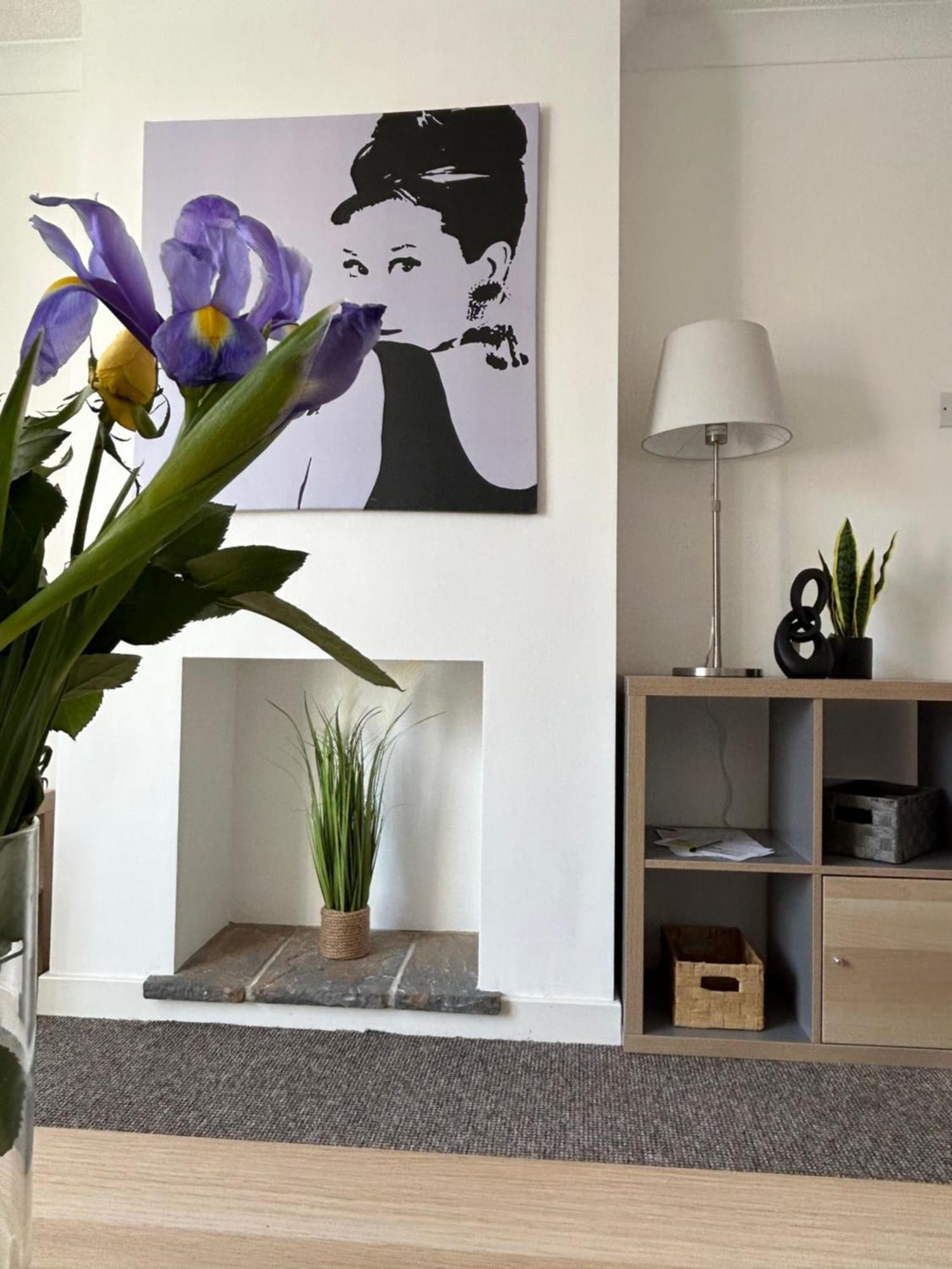 1 Newcastle Street Apartment *