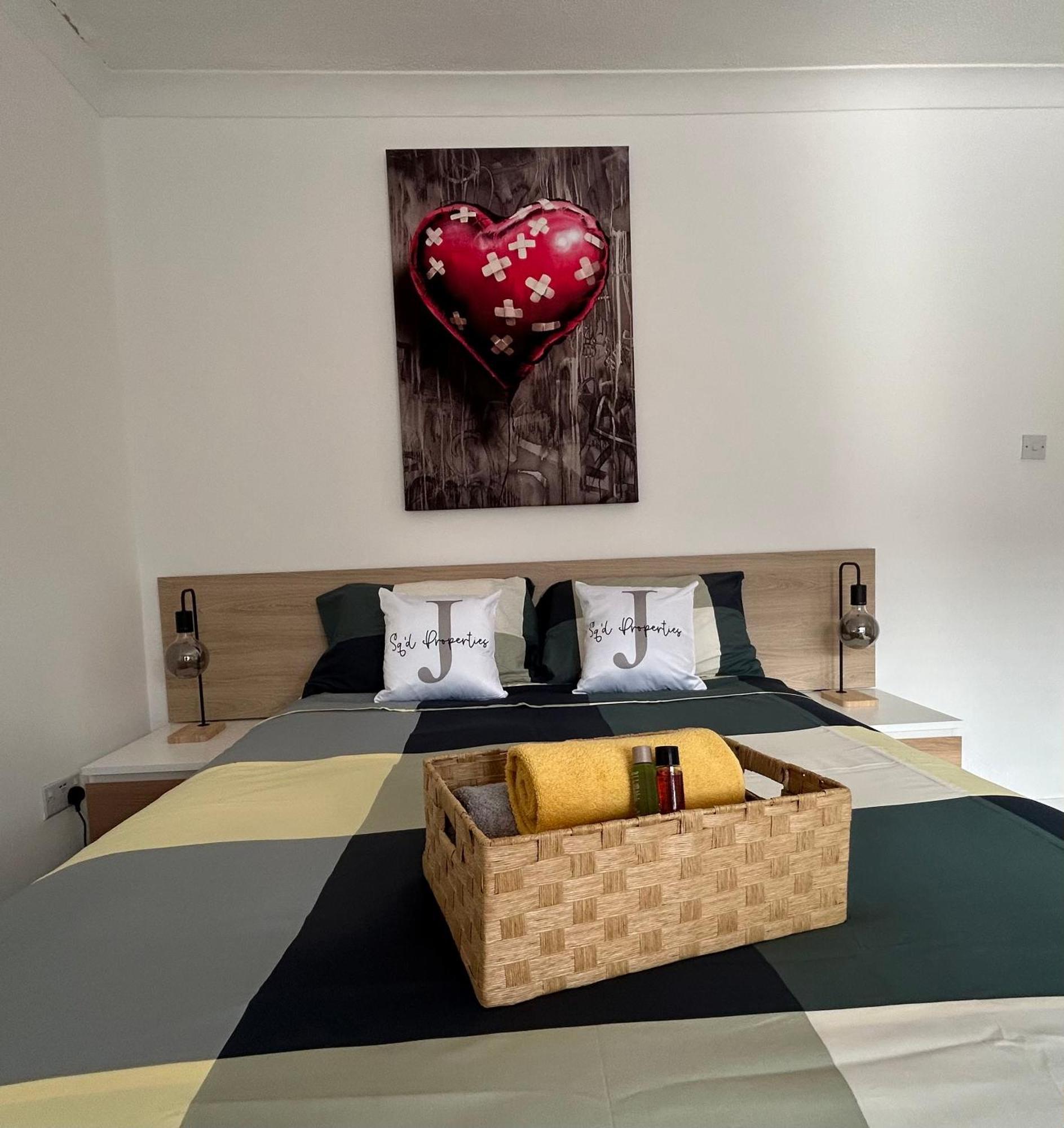 1 Newcastle Street Apartment *